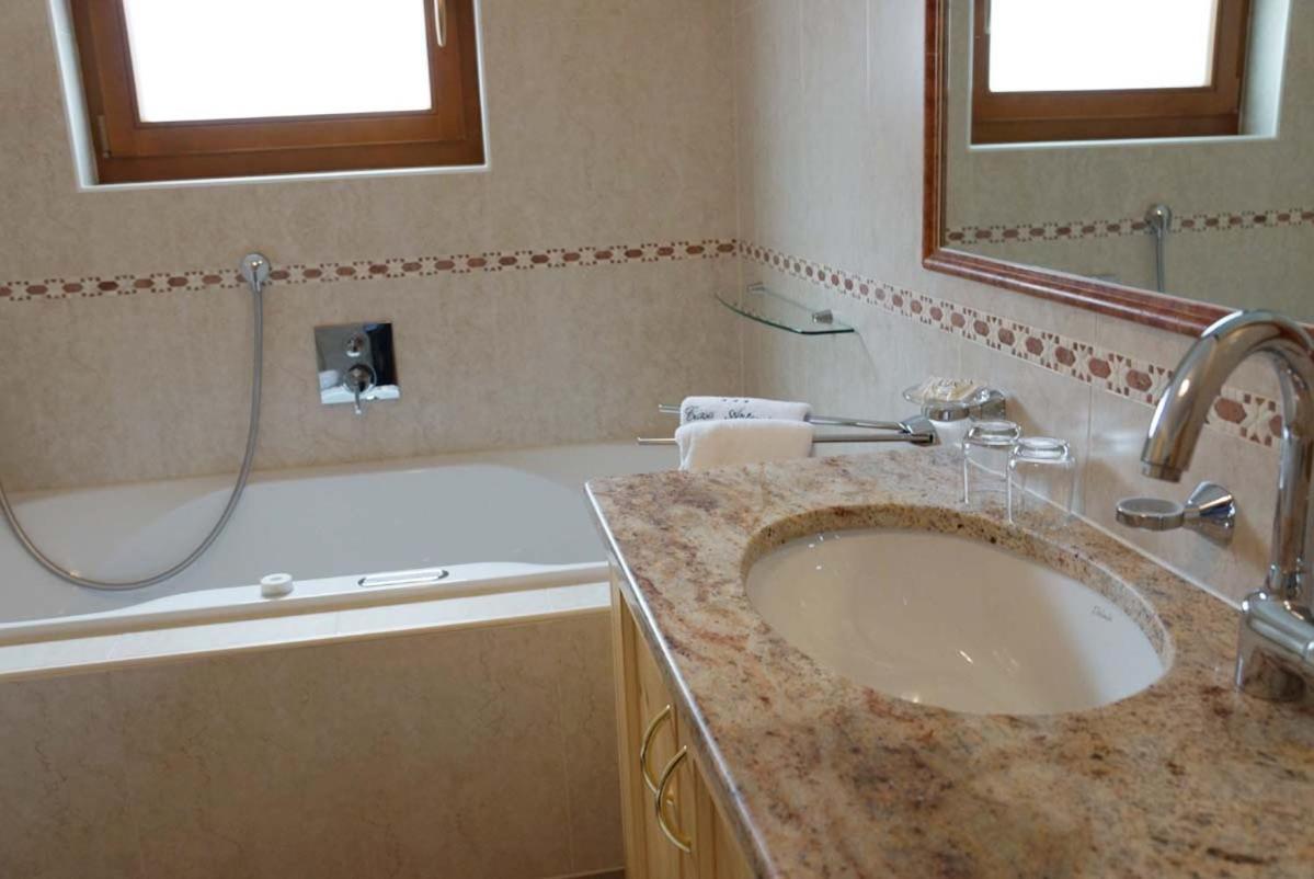 Family And Wellness Residence Ciasa Antersies San Cassiano  Room photo
